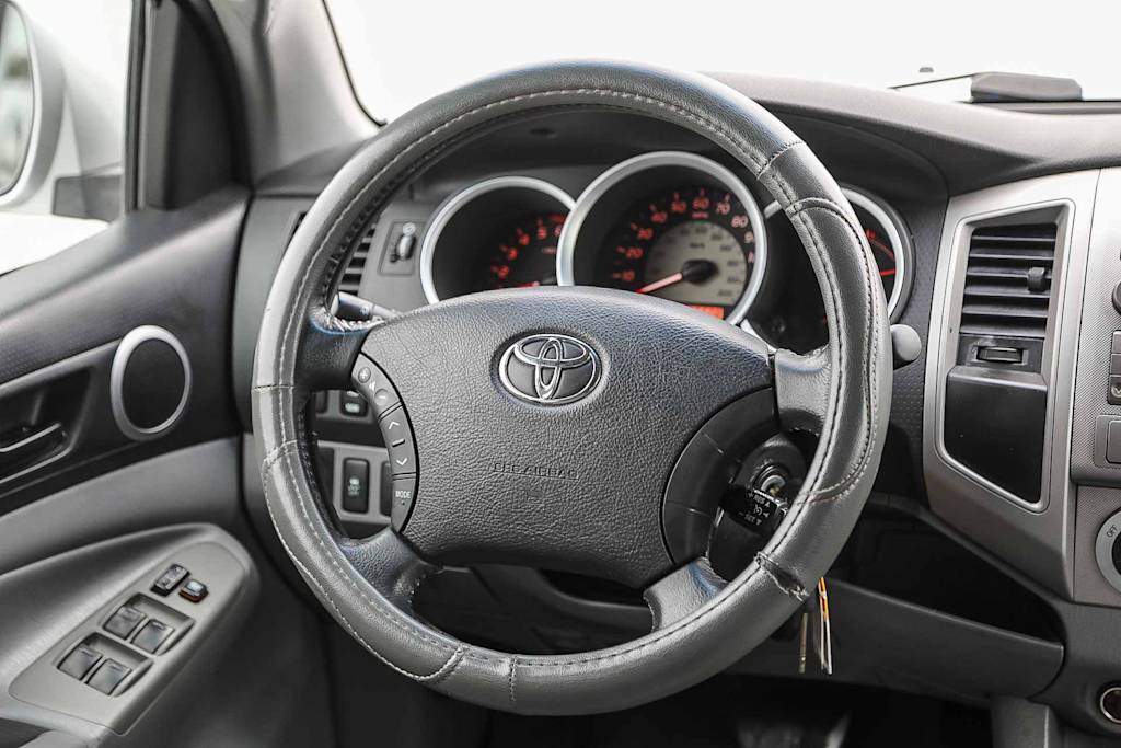 Thumbnail: 2009 Toyota Tacoma - 10