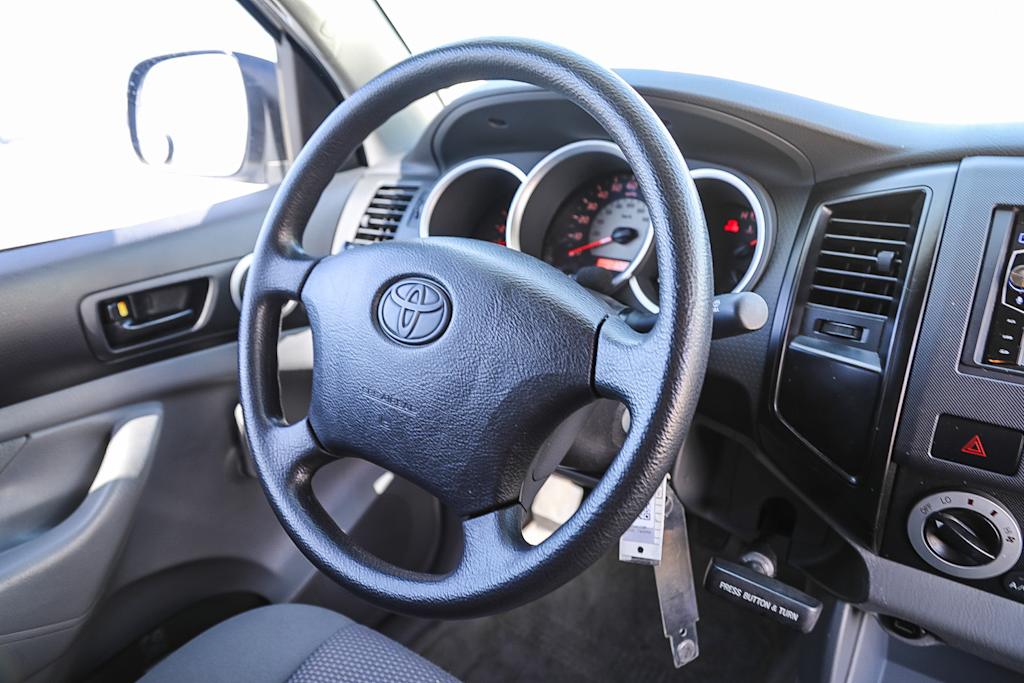 2005 Toyota Tacoma Base 11