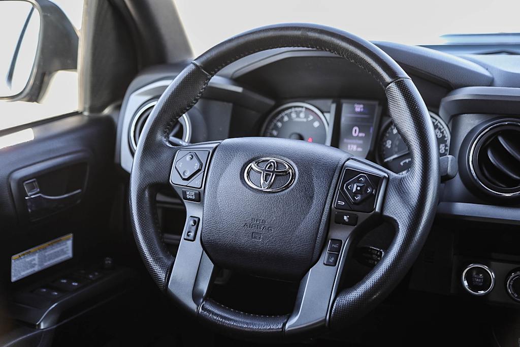 Thumbnail: 2019 Toyota Tacoma - 12