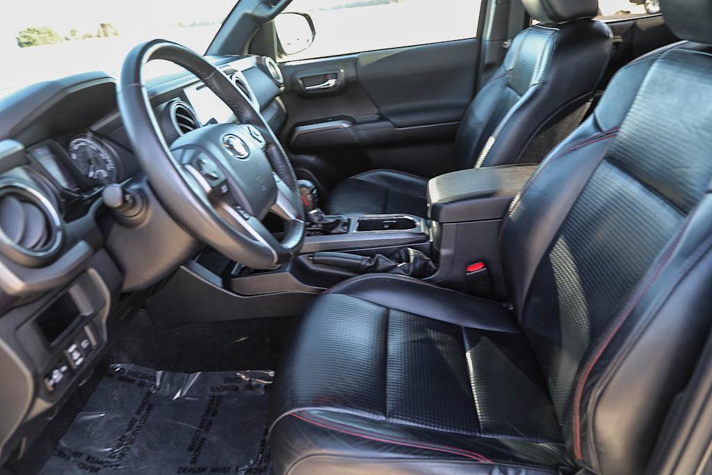 Thumbnail: 2019 Toyota Tacoma - 10