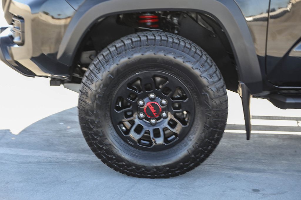 Thumbnail: 2019 Toyota Tacoma - 6