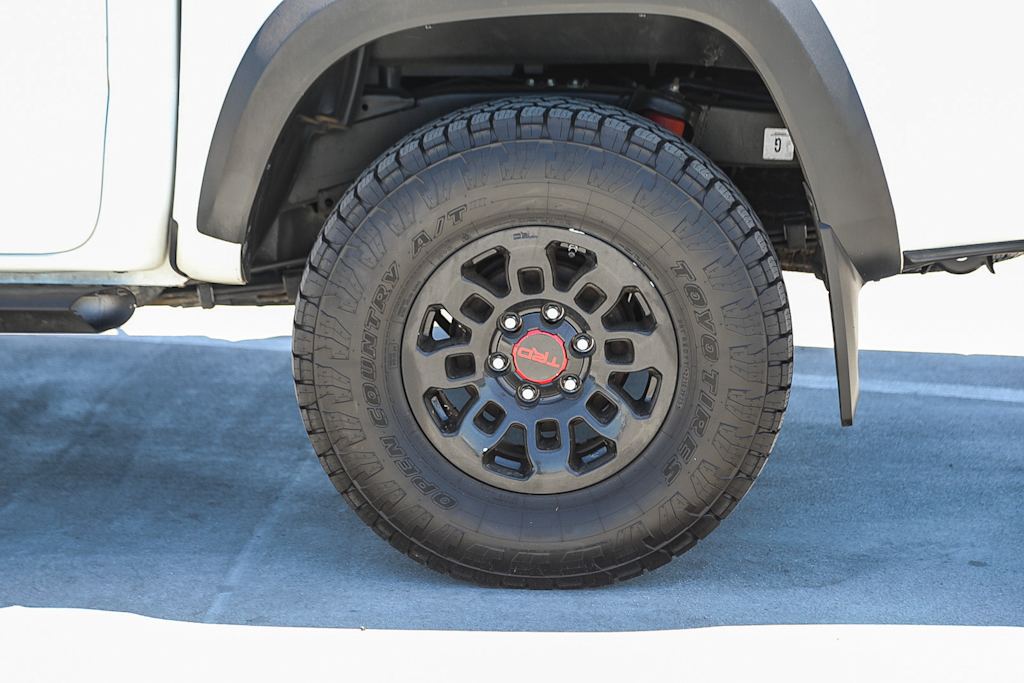 Thumbnail: 2018 Toyota Tacoma - 21