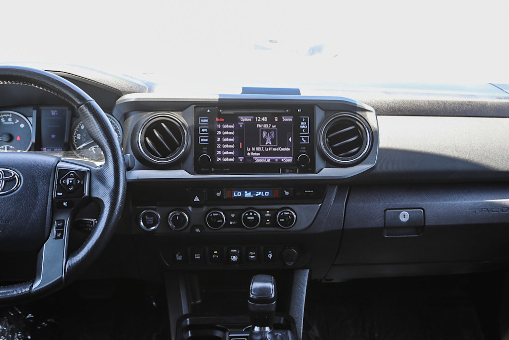Thumbnail: 2018 Toyota Tacoma - 8