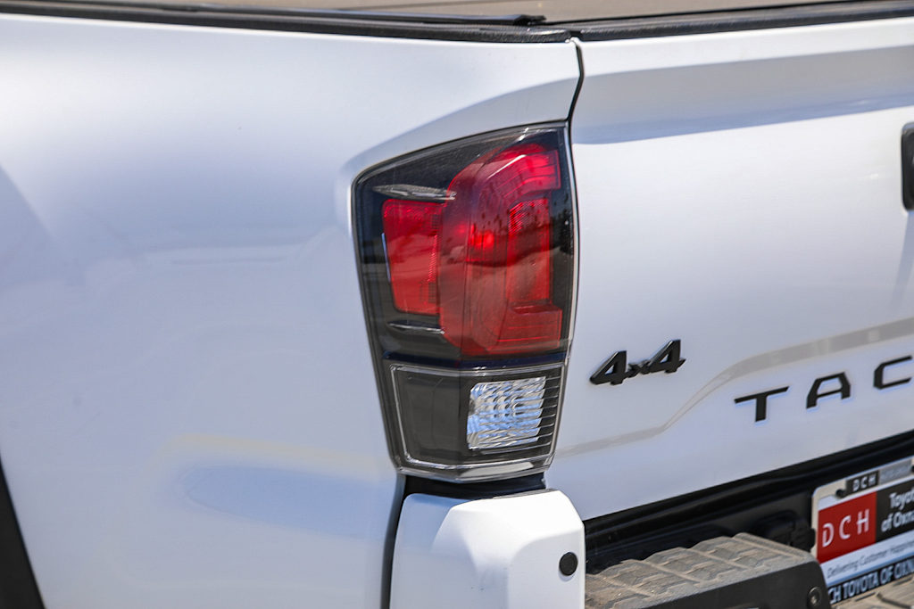 Thumbnail: 2018 Toyota Tacoma - 20