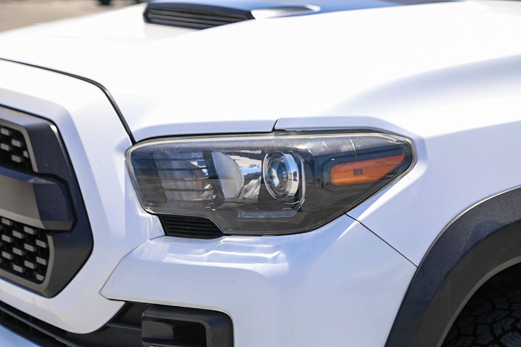 Thumbnail: 2018 Toyota Tacoma - 19