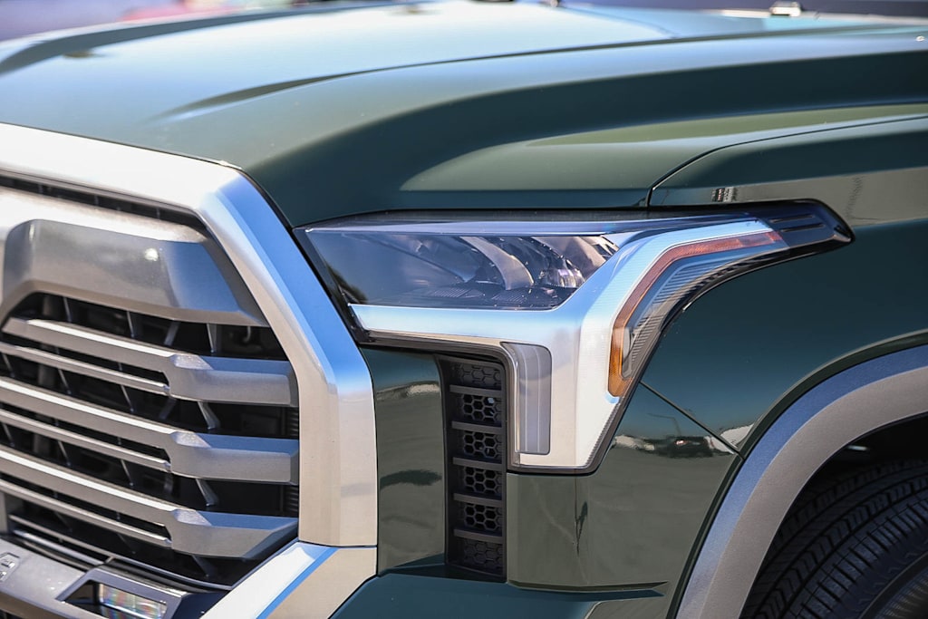 Thumbnail: 2023 Toyota Tundra - 17
