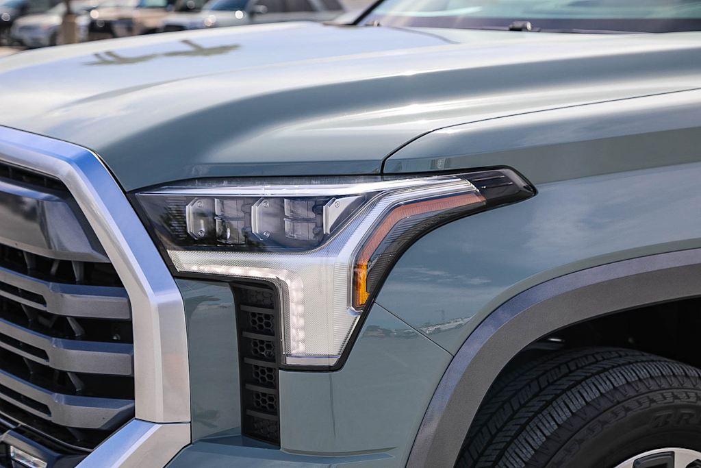 Thumbnail: 2024 Toyota Tundra - 18