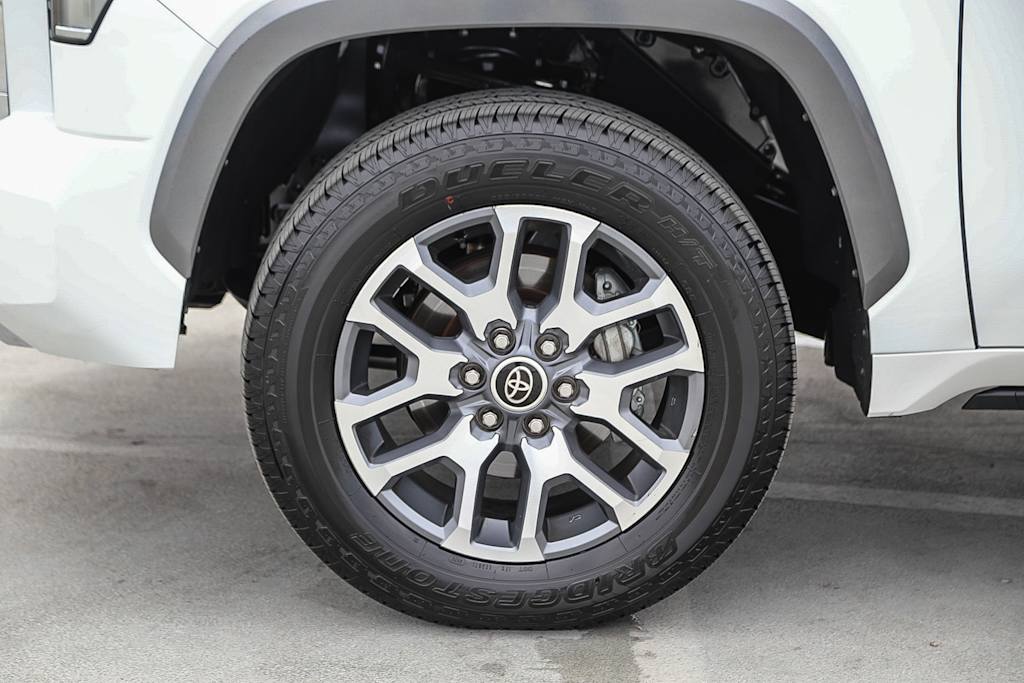 Thumbnail: 2022 Toyota Tundra - 6