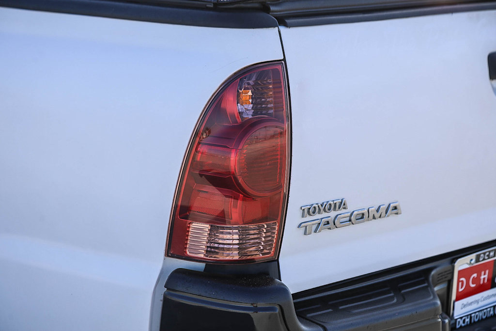 Thumbnail: 2013 Toyota Tacoma - 6
