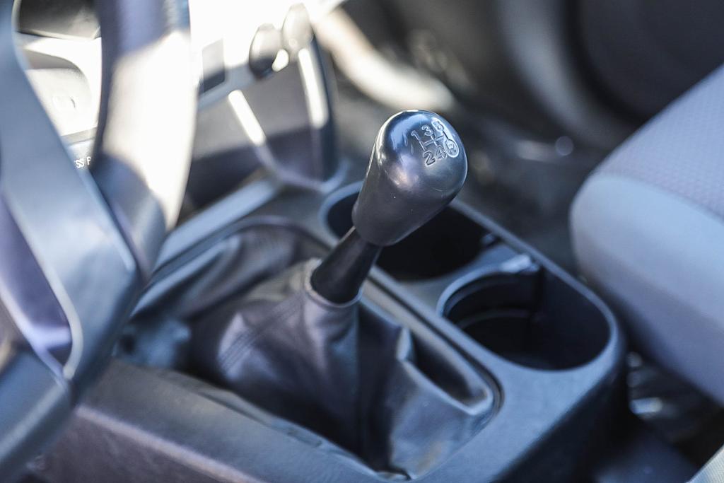 Thumbnail: 2013 Toyota Tacoma - 15