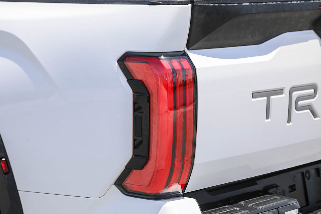 Thumbnail: 2022 Toyota Tundra - 21