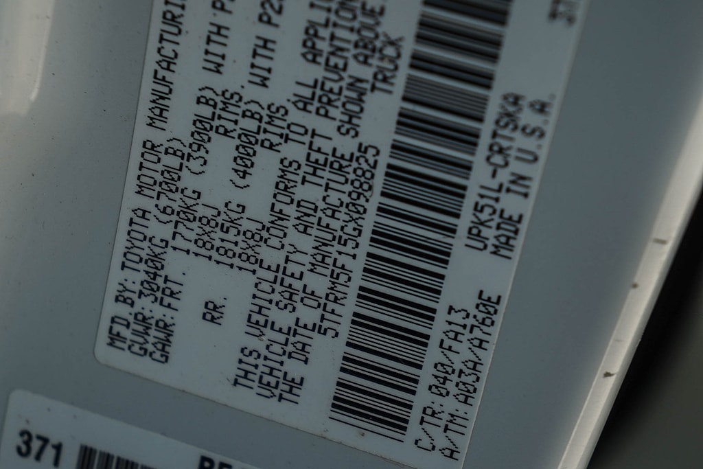 Thumbnail: 2016 Toyota Tundra - 31