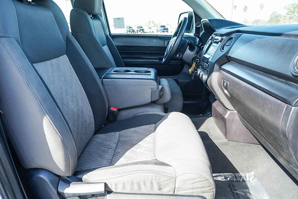 Thumbnail: 2016 Toyota Tundra - 10