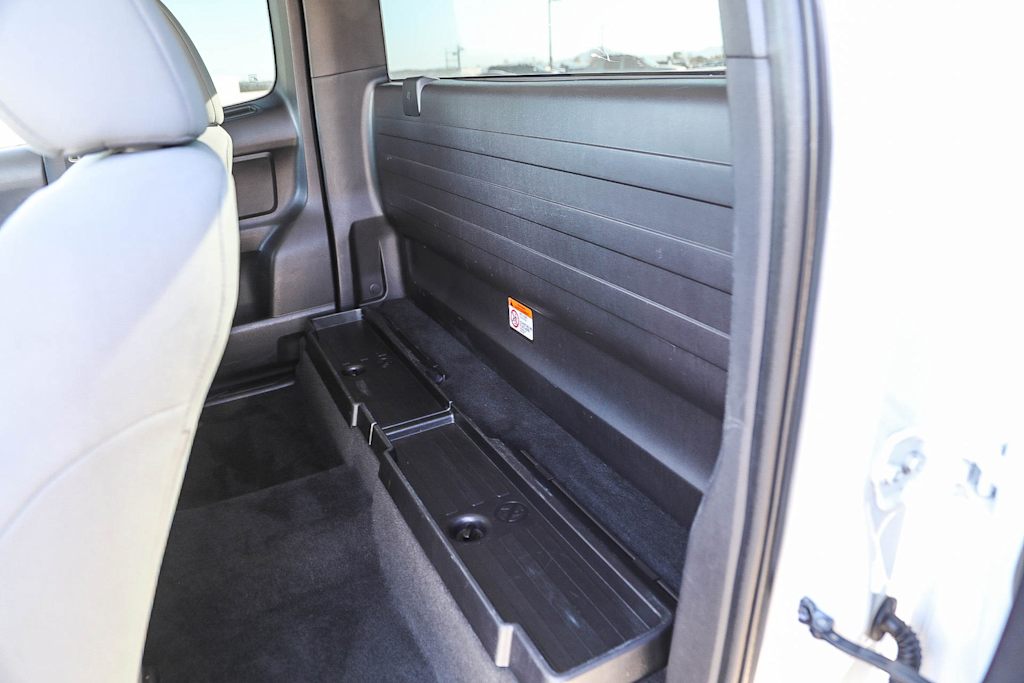 Thumbnail: 2018 Toyota Tacoma - 20