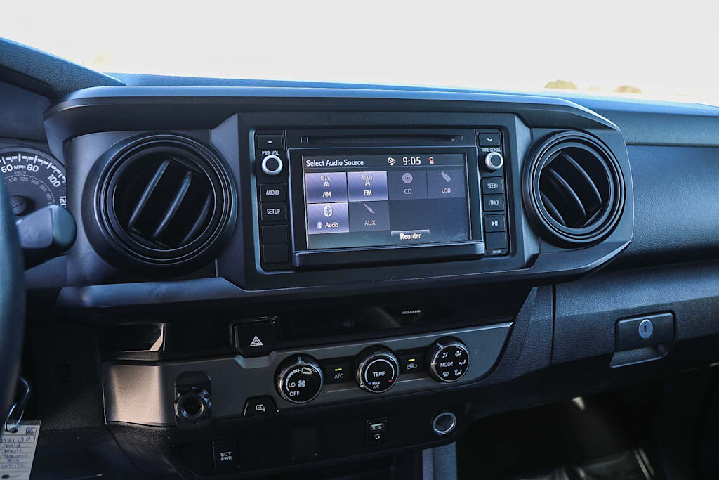 Thumbnail: 2018 Toyota Tacoma - 11