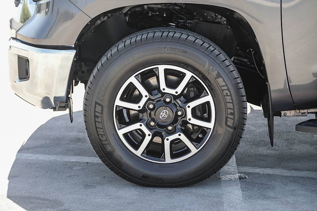 Thumbnail: 2018 Toyota Tundra - 6