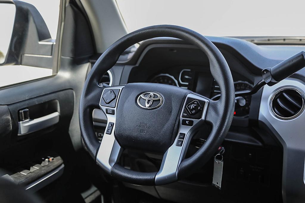 Thumbnail: 2018 Toyota Tundra - 12