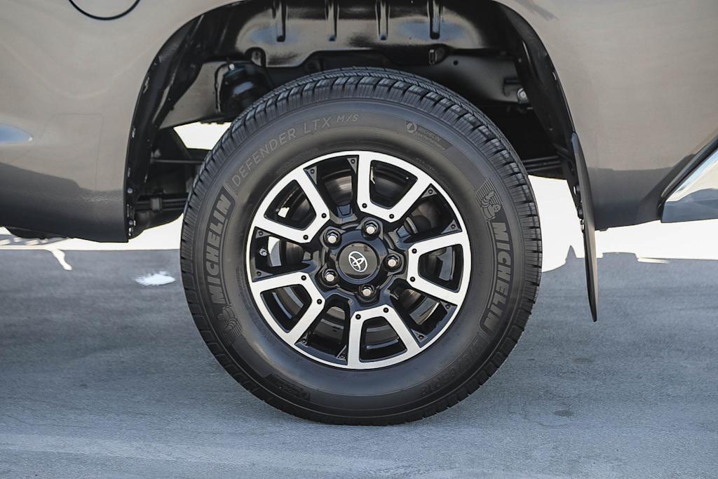 Thumbnail: 2018 Toyota Tundra - 21