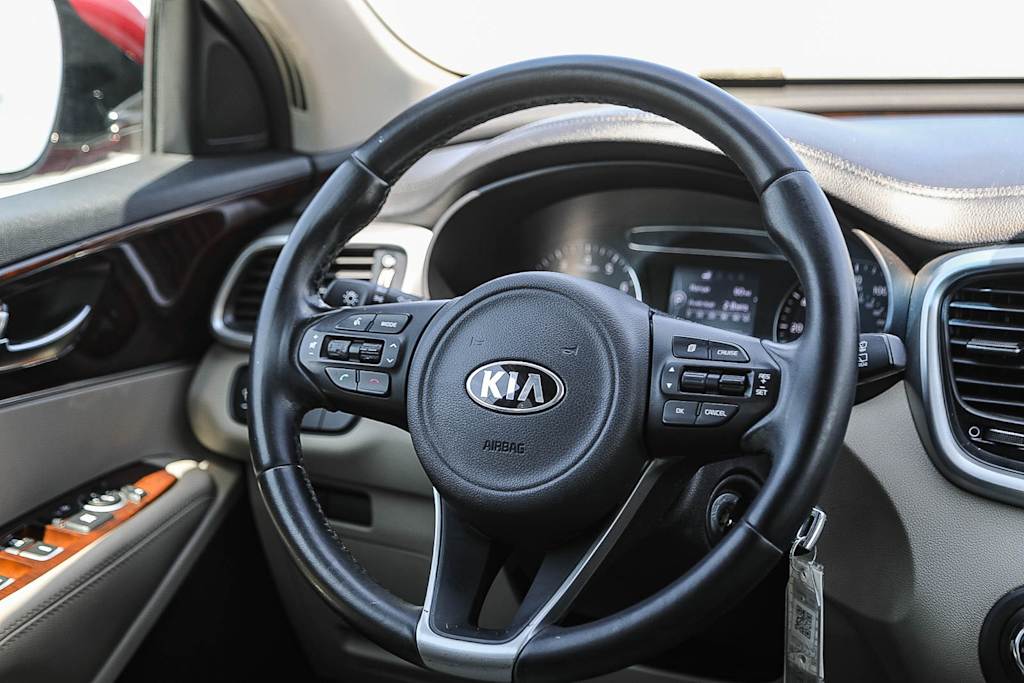 Thumbnail: 2016 Kia Sorento - 8