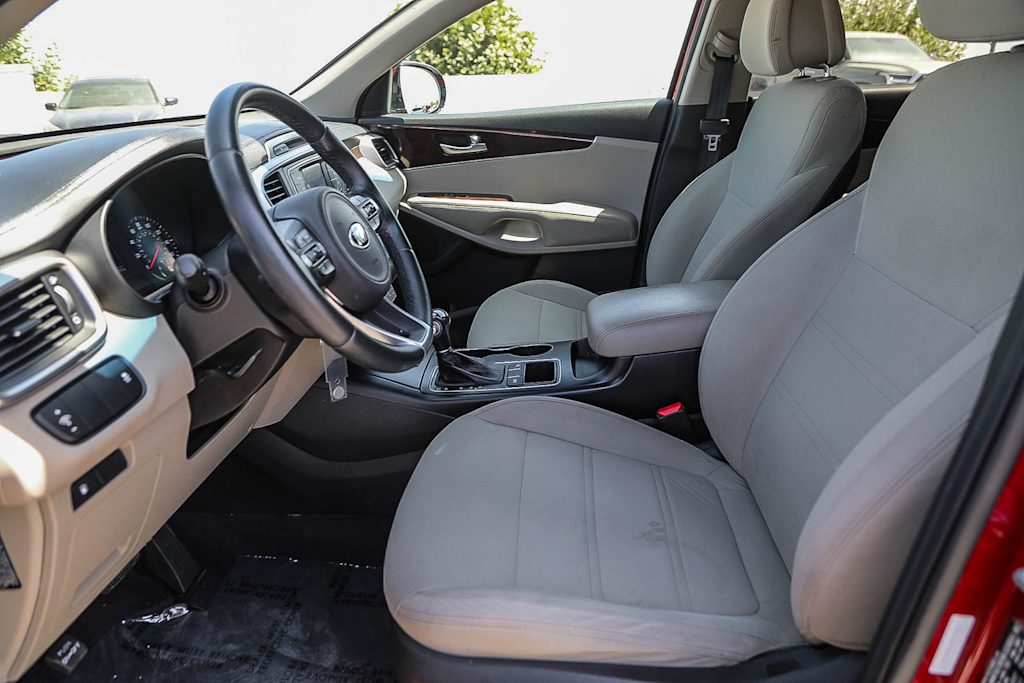 Thumbnail: 2016 Kia Sorento - 10