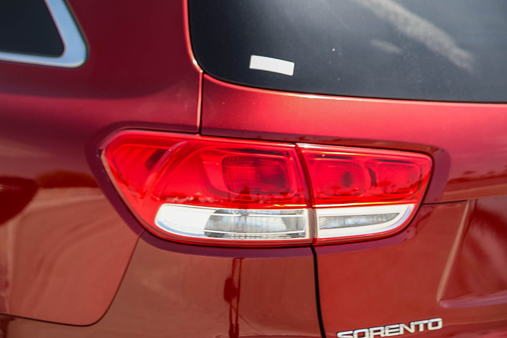 Thumbnail: 2016 Kia Sorento - 19