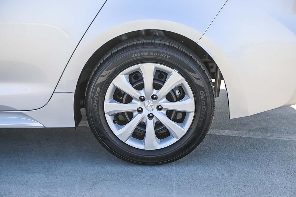 Thumbnail: 2023 Toyota Corolla - 21