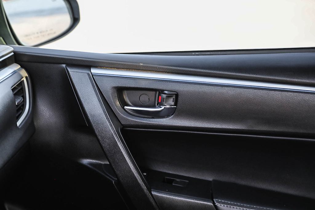 Thumbnail: 2015 Toyota Corolla - 23