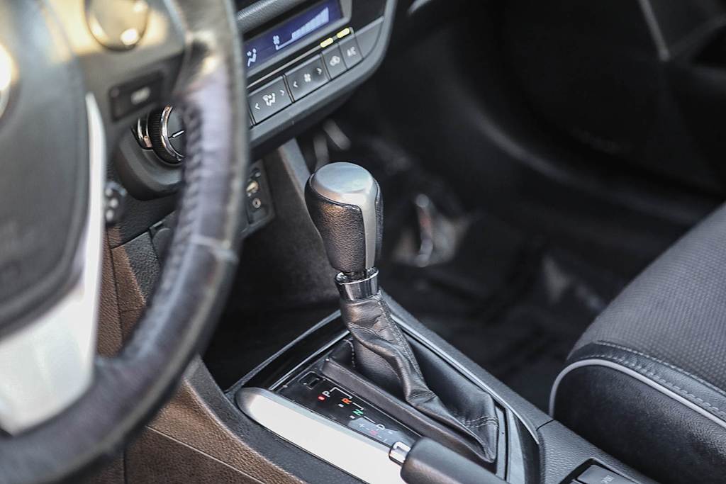 Thumbnail: 2015 Toyota Corolla - 14