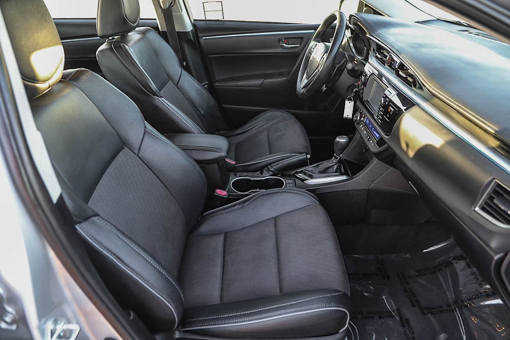 Thumbnail: 2015 Toyota Corolla - 9