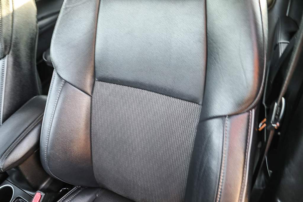 Thumbnail: 2015 Toyota Corolla - 25