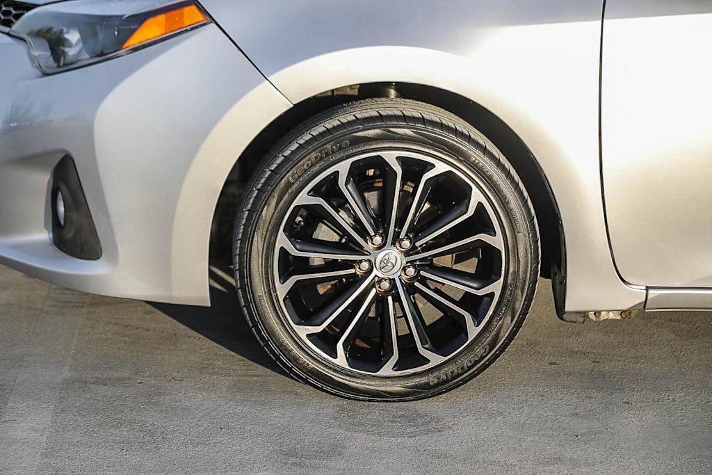 Thumbnail: 2015 Toyota Corolla - 6