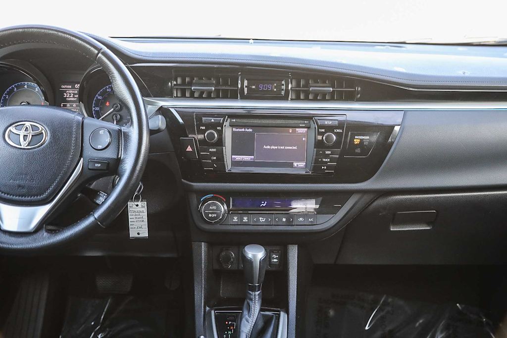 Thumbnail: 2015 Toyota Corolla - 8