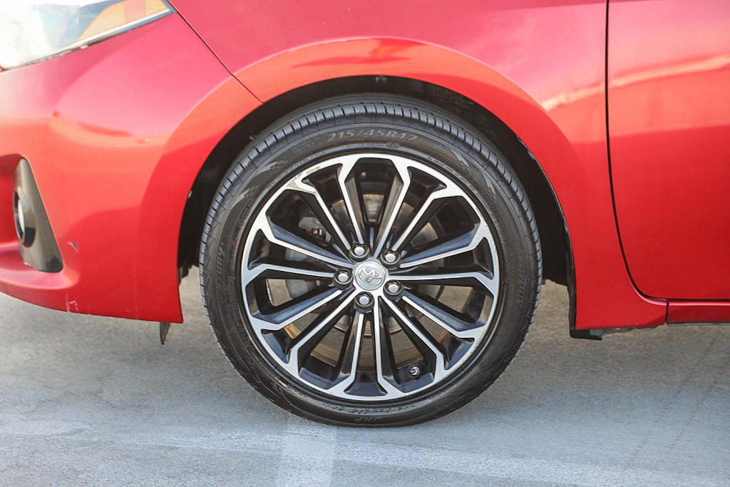 Thumbnail: 2015 Toyota Corolla - 6