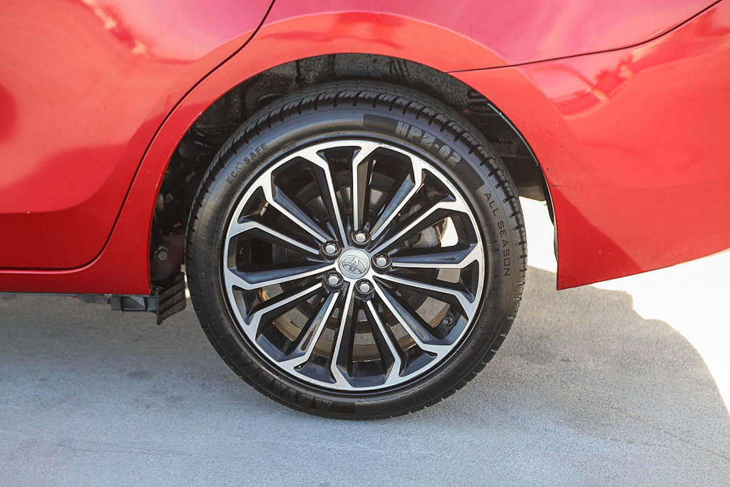 Thumbnail: 2015 Toyota Corolla - 21