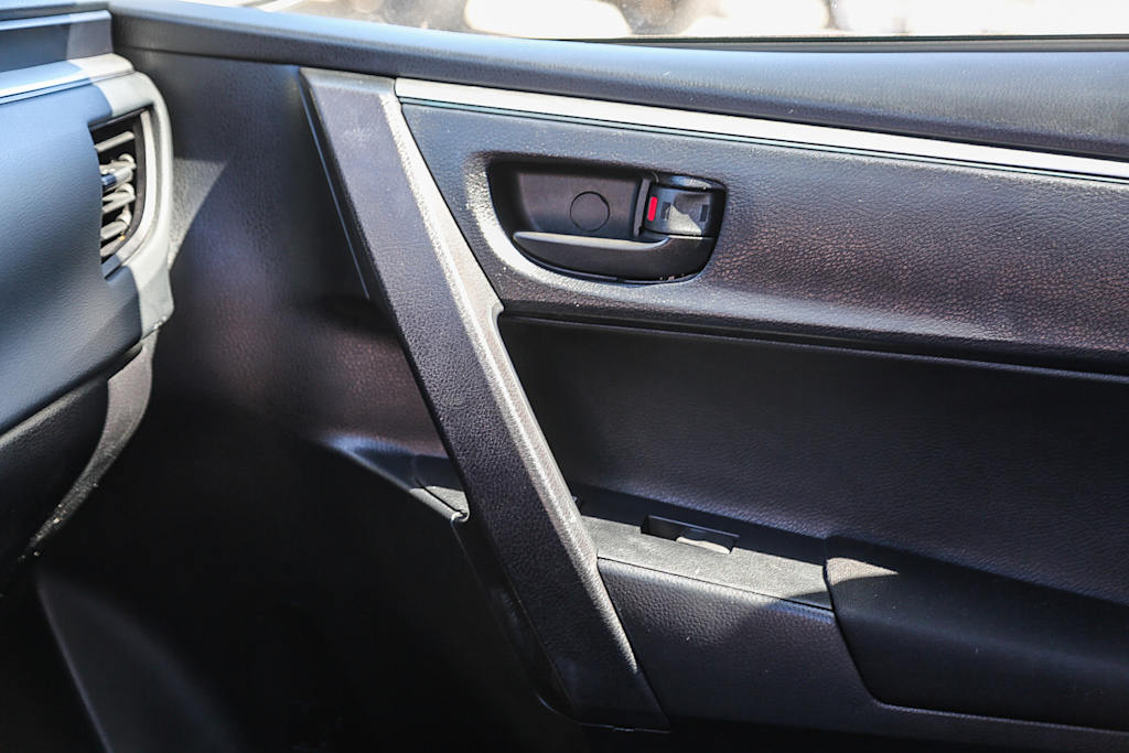 Thumbnail: 2015 Toyota Corolla - 24