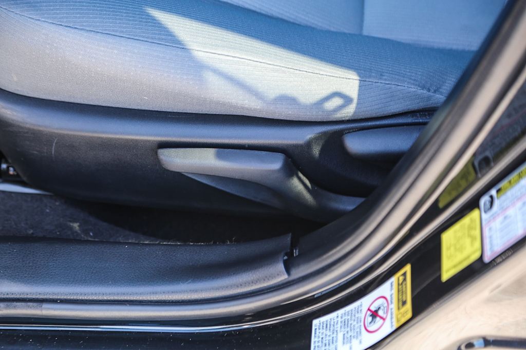 Thumbnail: 2015 Toyota Corolla - 23
