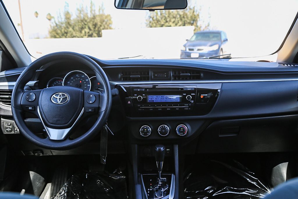 Thumbnail: 2015 Toyota Corolla - 2