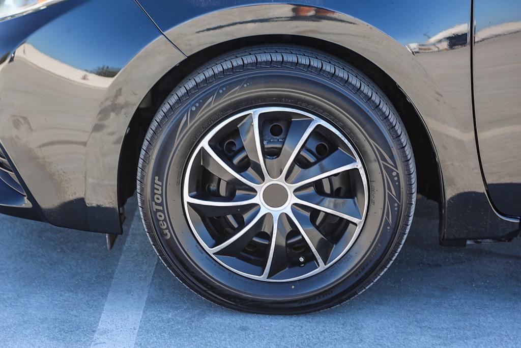 Thumbnail: 2015 Toyota Corolla - 6