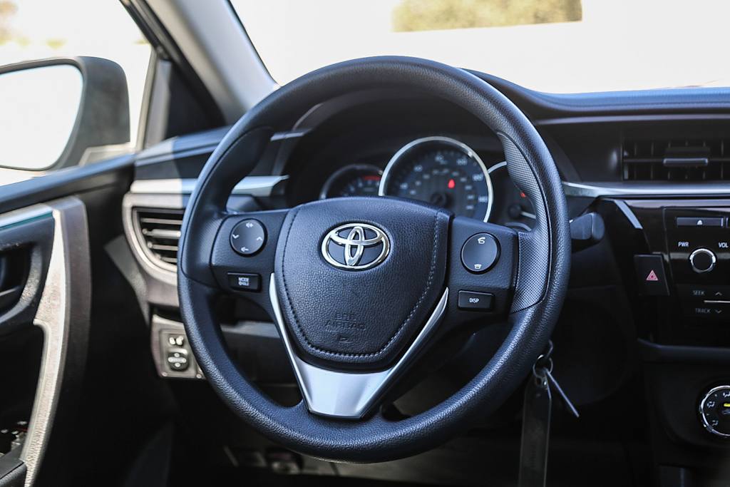 Thumbnail: 2015 Toyota Corolla - 12
