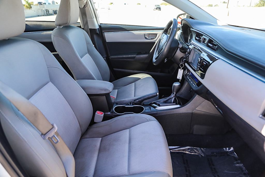 Thumbnail: 2015 Toyota Corolla - 9