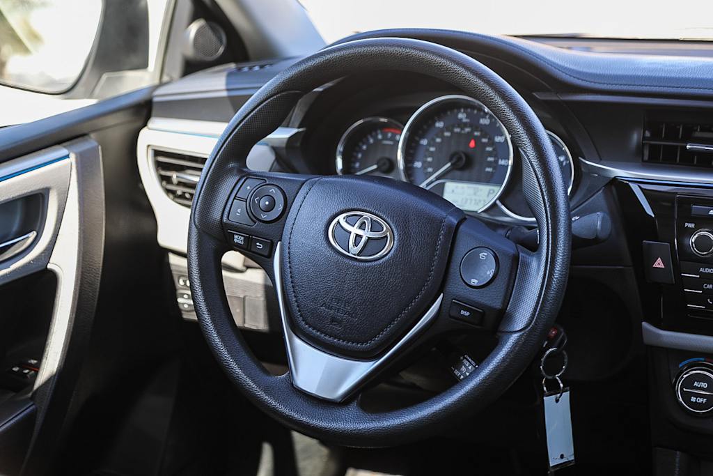 Thumbnail: 2015 Toyota Corolla - 12