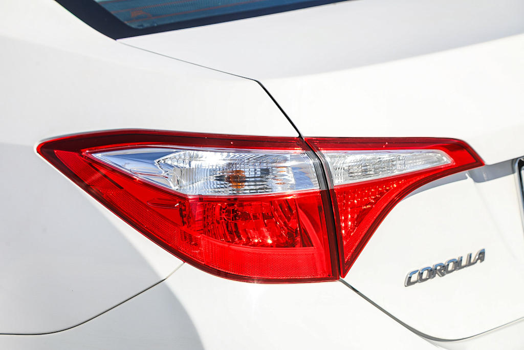 Thumbnail: 2015 Toyota Corolla - 21