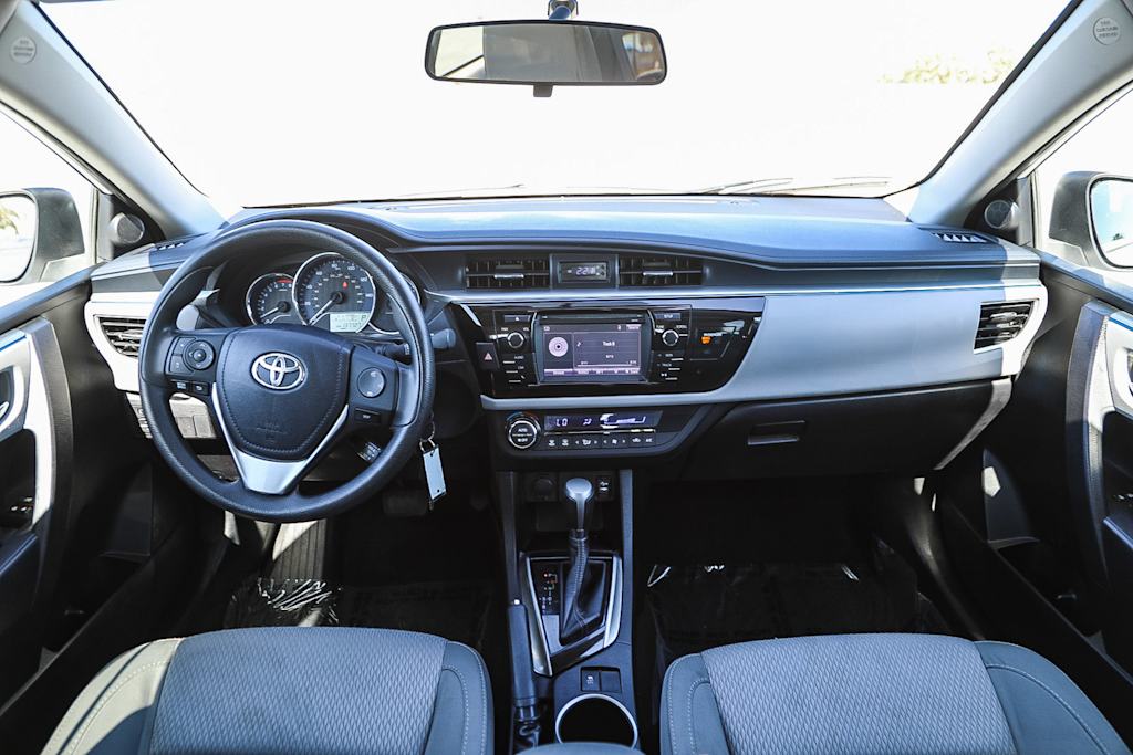 Thumbnail: 2015 Toyota Corolla - 2