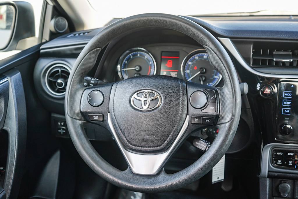 2018 Toyota Corolla LE 9