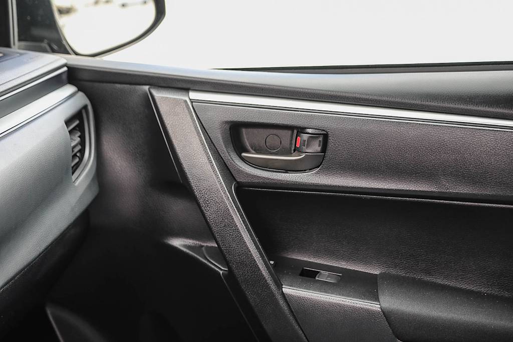 Thumbnail: 2015 Toyota Corolla - 24