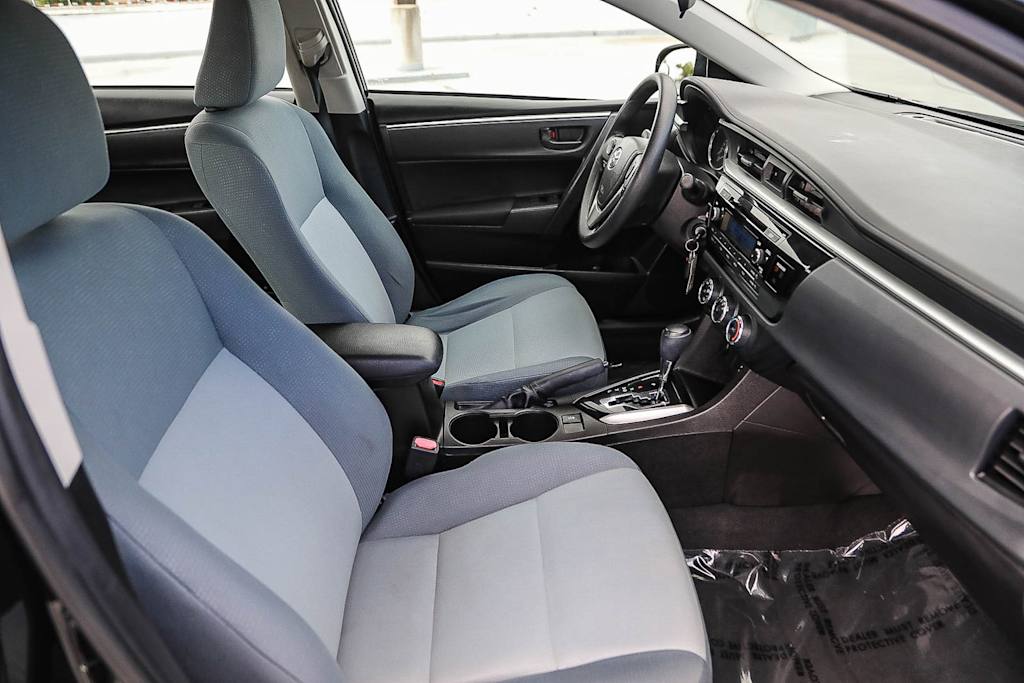 Thumbnail: 2015 Toyota Corolla - 9