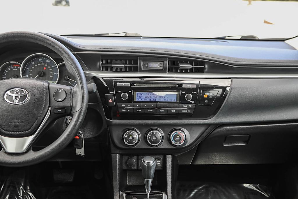 Thumbnail: 2015 Toyota Corolla - 8