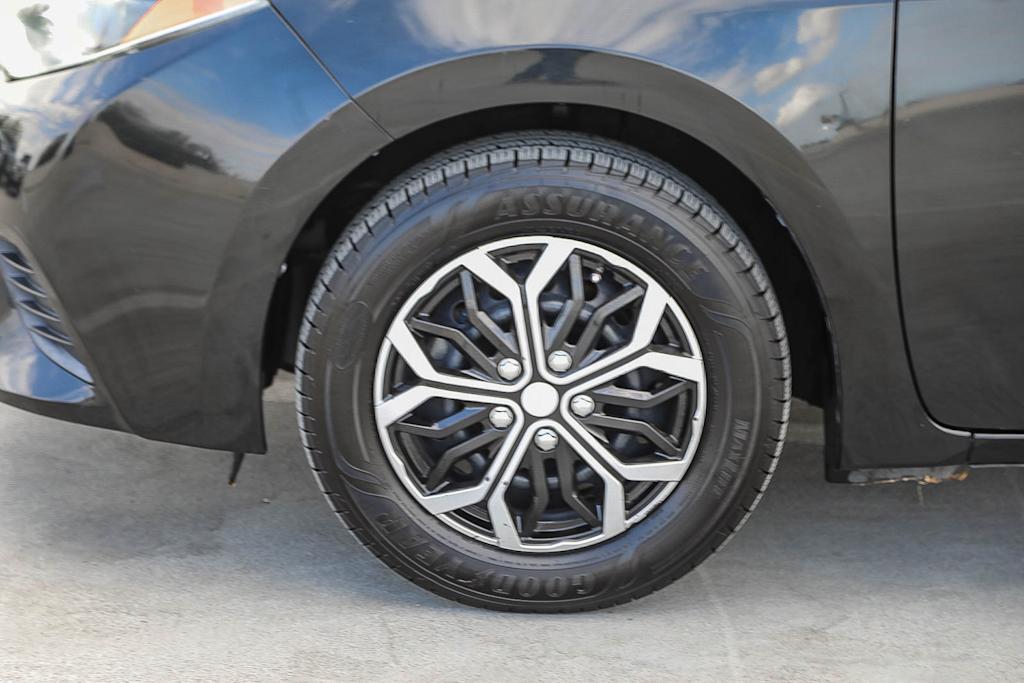 Thumbnail: 2015 Toyota Corolla - 6