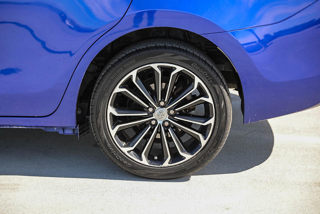 Thumbnail: 2015 Toyota Corolla - 21