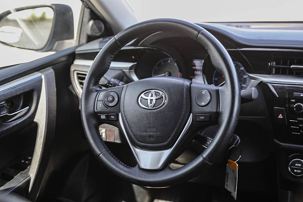 Thumbnail: 2015 Toyota Corolla - 13